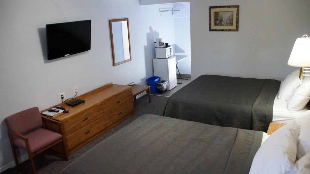 Robyn'S Motel Питерборо Экстерьер фото